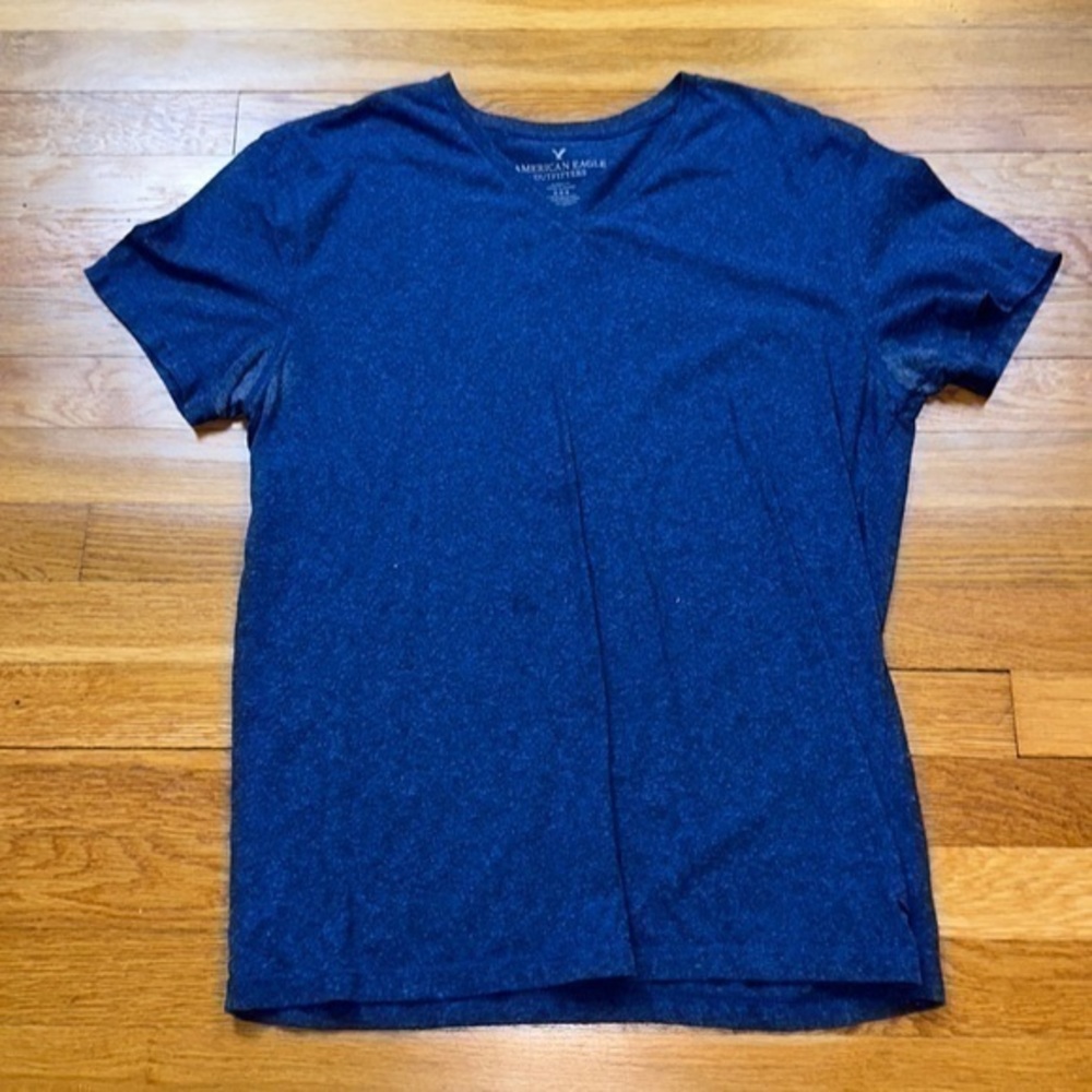 American eagle V neck shirt